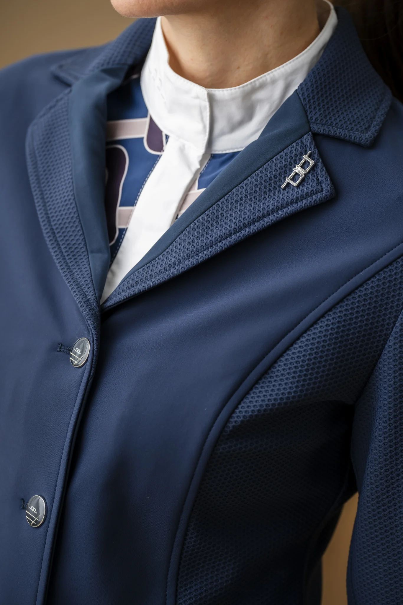 17397-aa-platinum-bonded-motion-lite-jacket-4.webp AA Platinum Bonded Motion Lite Jacket