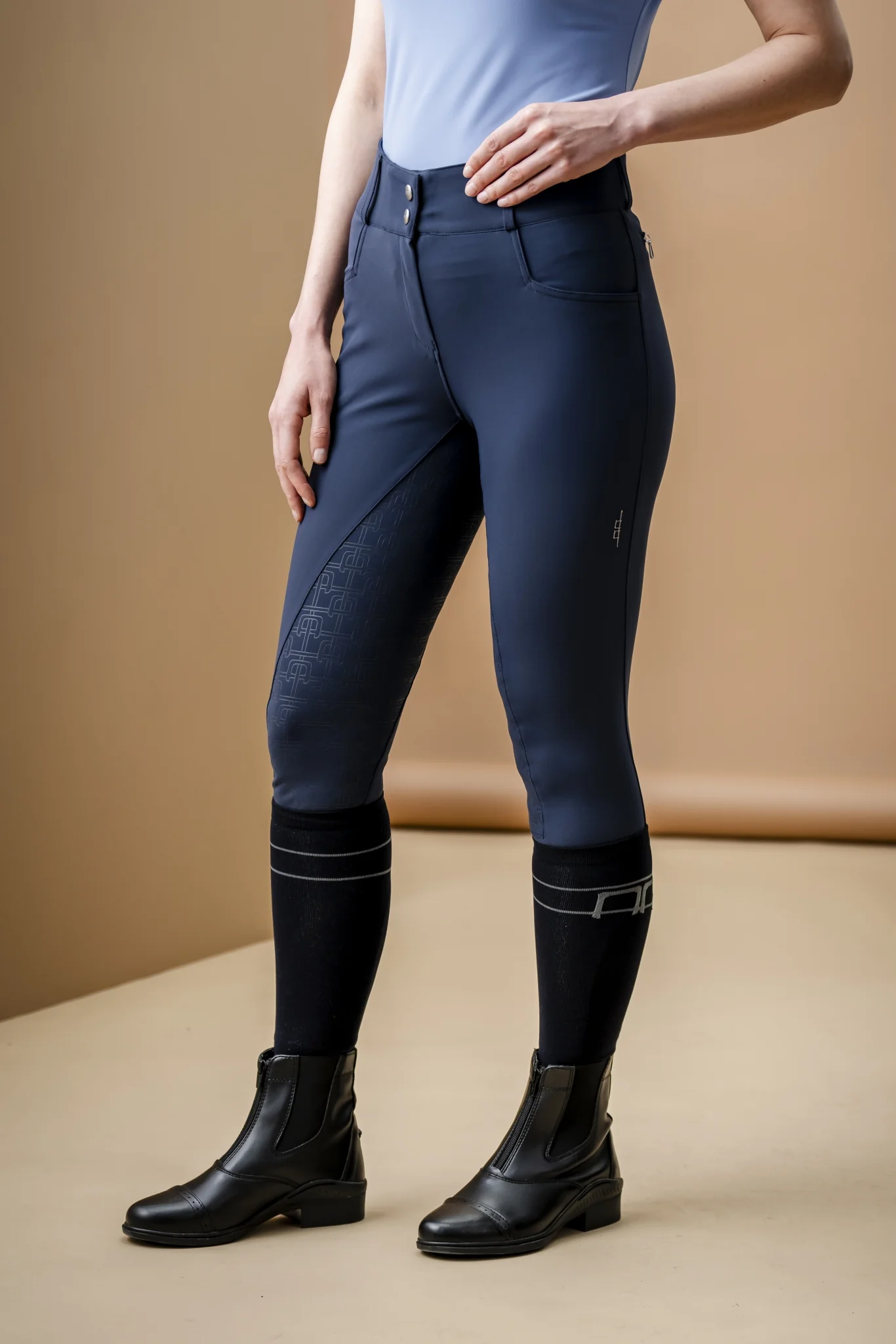 AA Allora Full Seat High Rise Breech