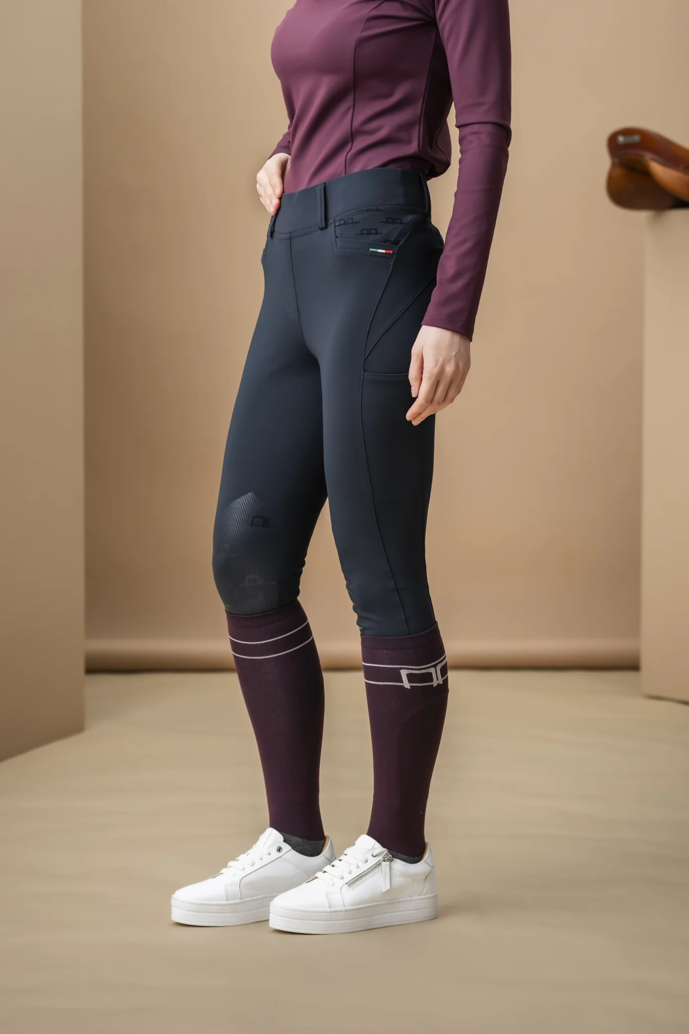 AA Fina Knee Grip Brushed Hybrid Breech