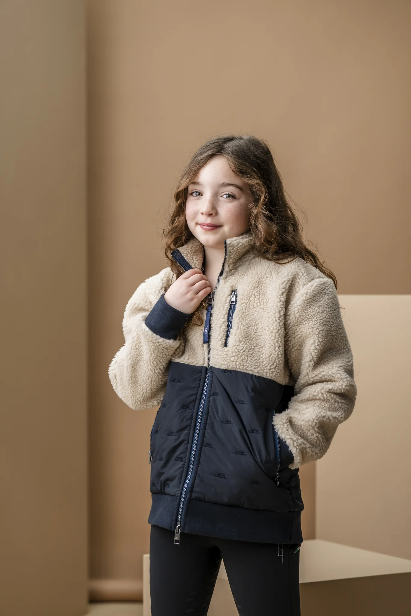 17727-aa-kids-lori-zip-borg-fleece-1.webp AA Kids Lori Zip Borg Fleece