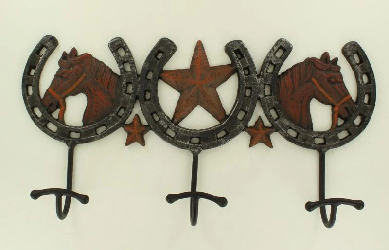 3 Horse Shoe Hooks Wall Decor